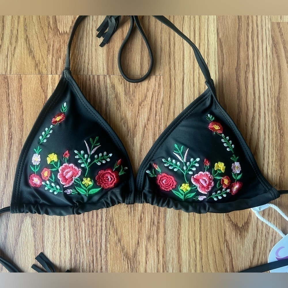 NWT Black & Floral Women’s Triangle Bikini Swim Top
